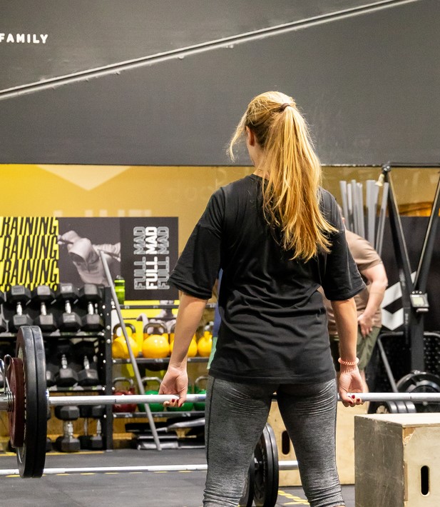 CrossFit es para personas de cualquier edad, independientemente de su condición física. Trabajaremos juntos para prepararte, llevaremos tu entrenamiento a otro nivel y viviremos una experiencia diferente cada día.